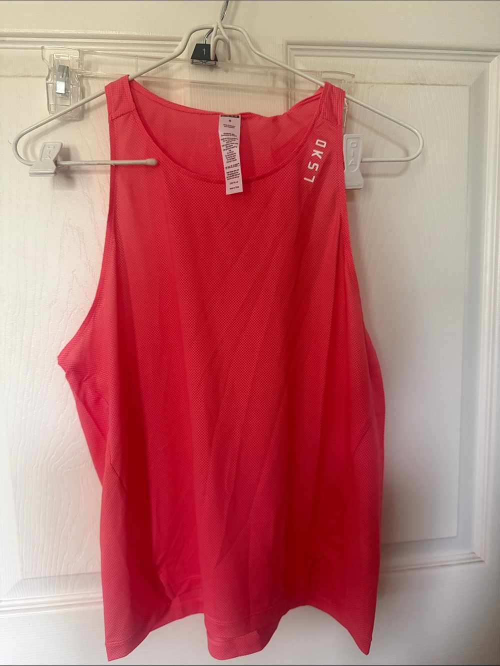 LSKD coral Active Muscle Tank Top.  Sz S. NWT
